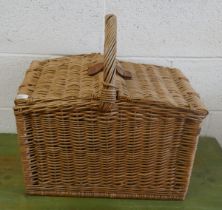 Picnic basket