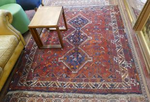 Red pattern rug - Approx size: 226cm x 175cm