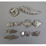 Collection of silver jewellery to include cufflinks & brooches