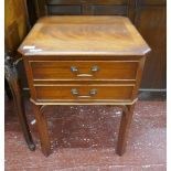 Mahogany bedside cabinet - Approx size W: 48cm D: 48cm H: 63cm