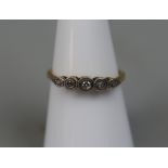 18ct gold 5 stone diamond set ring - Approx weight 1.86g - Size: L