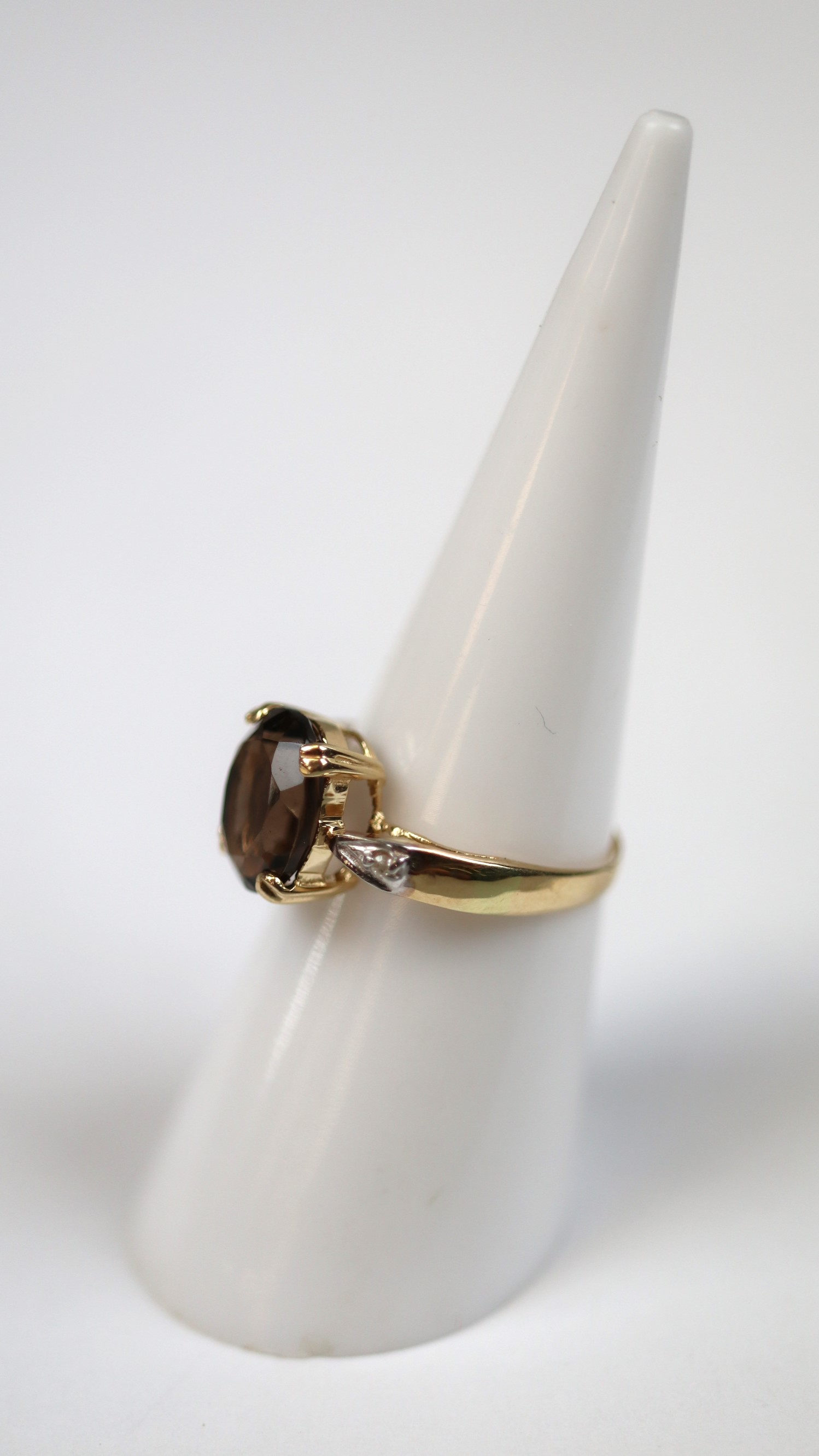 9ct topaz and diamond ring - Size L - Image 2 of 2
