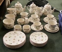 Collection of Villeroy & Boch Petit fleur tea/coffee service