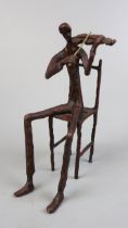 Abstract bronzed sculpture of violinist - Approx height 23.5cm