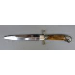 Dagger with marble handle and nautilus pommel