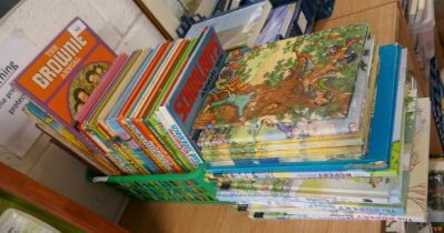 Collection of books to include Rupert the Bear annuals