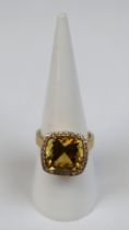 Fine 18ct gold citrine and diamond set ring - Size N