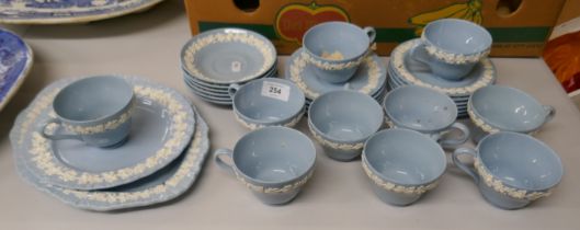 Wedgwood tea set - embossed Queen's Ware