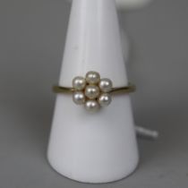 9ct gold pearl cluster ring - Size Q