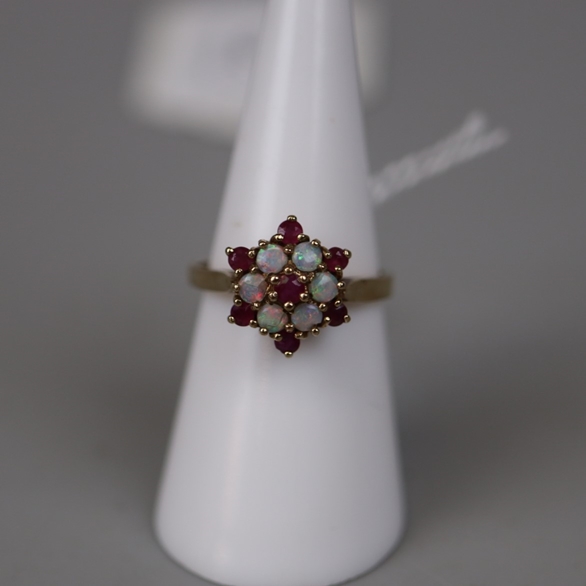 9ct gold ruby & opal set ring - Size M