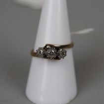 9ct gold 3 stone diamond ring - Size P