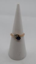 Antique 18ct gold diamond and sapphire twist ring - Size J