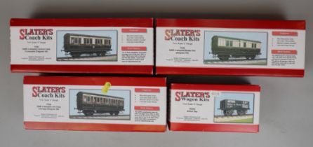 Collection of '0' gauge Slaters coach kits etc unmade in original boxes
