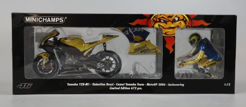 Minichamps Valentino Rossi - Yamaha YZRM1 Camal Yamaha team motogp 2006 rider and bike set