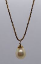 9ct gold box chain with pearl pendant - Approx weight 3.9g