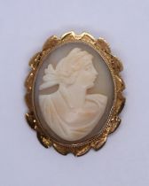 9ct gold oval cameo brooch approx 5.6g