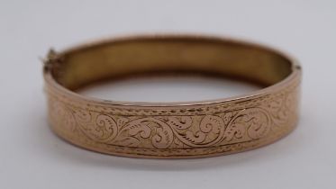 9ct gold bangle - approx weight 10.2g