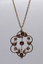 9ct gold Victorian stone set pendant on 9ct gold chain