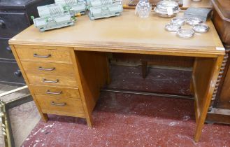 Mid century oak desk - Approx size: W: 122cm D: 60cm H: 73cm