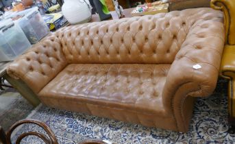 3 seater tan leather Chesterfield sofa - Approx length: 224cm