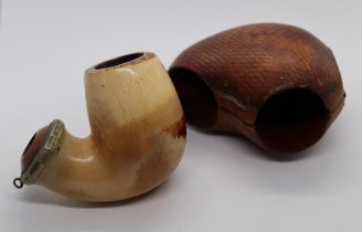 Interesting antique pipe in leather case