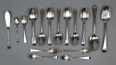 Collection of silver spoons - Approx weight: 496g