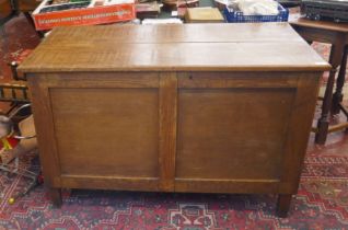 Oak blanket box - Approx size: W: 122cm D: 59cm H: 79cm