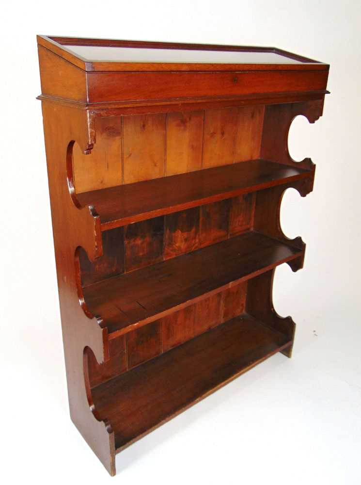 An early 20th century walnut open bookcase with display case to top, the case with glazed top over - Image 3 of 3