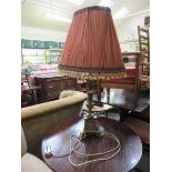A brass fluted columned table lamp