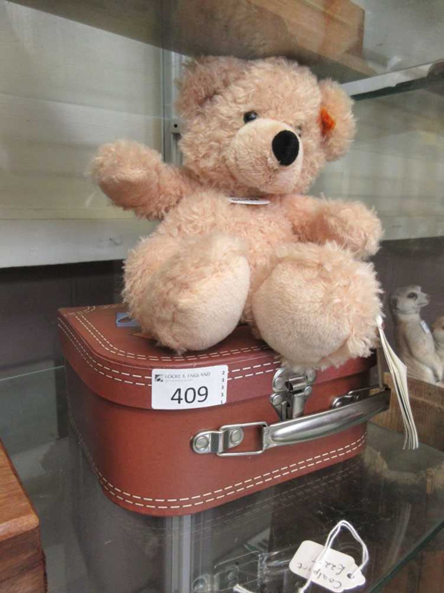 A Steiff teddy bear 'Fynn' in suitcase