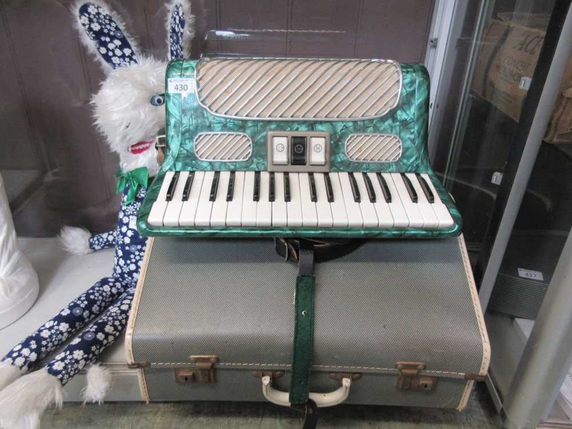 A cased Hohner accordion Not sure of model number, extra photos attached.