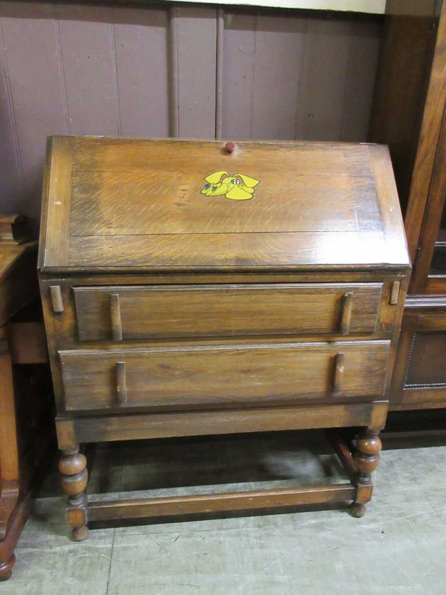 An early 20th century oak bureau