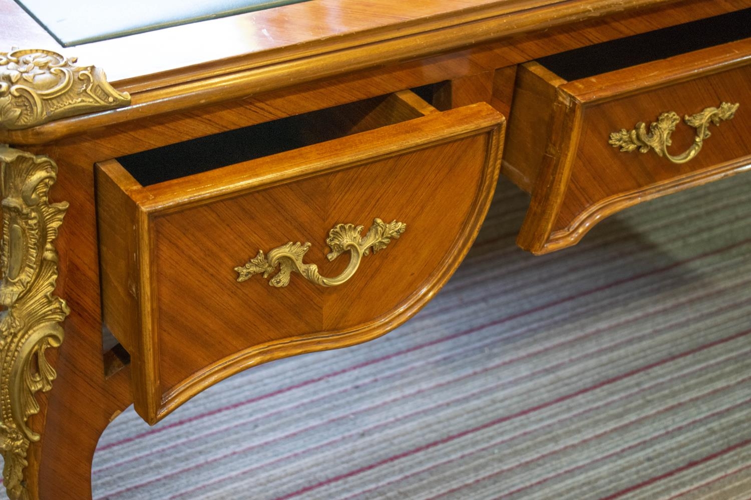 BUREAU PLAT, 81cm H x 173cm x 100cm, Louis XV style with green leather top, three drawers and - Image 3 of 5