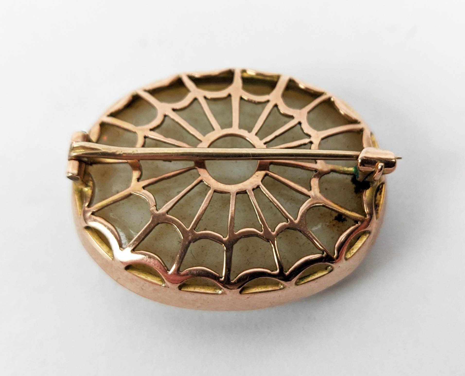 A YELLOW METAL AND OPAL SET BROOCH, probably 9ct rose gold, spiders web design to back, the oval - Bild 6 aus 6