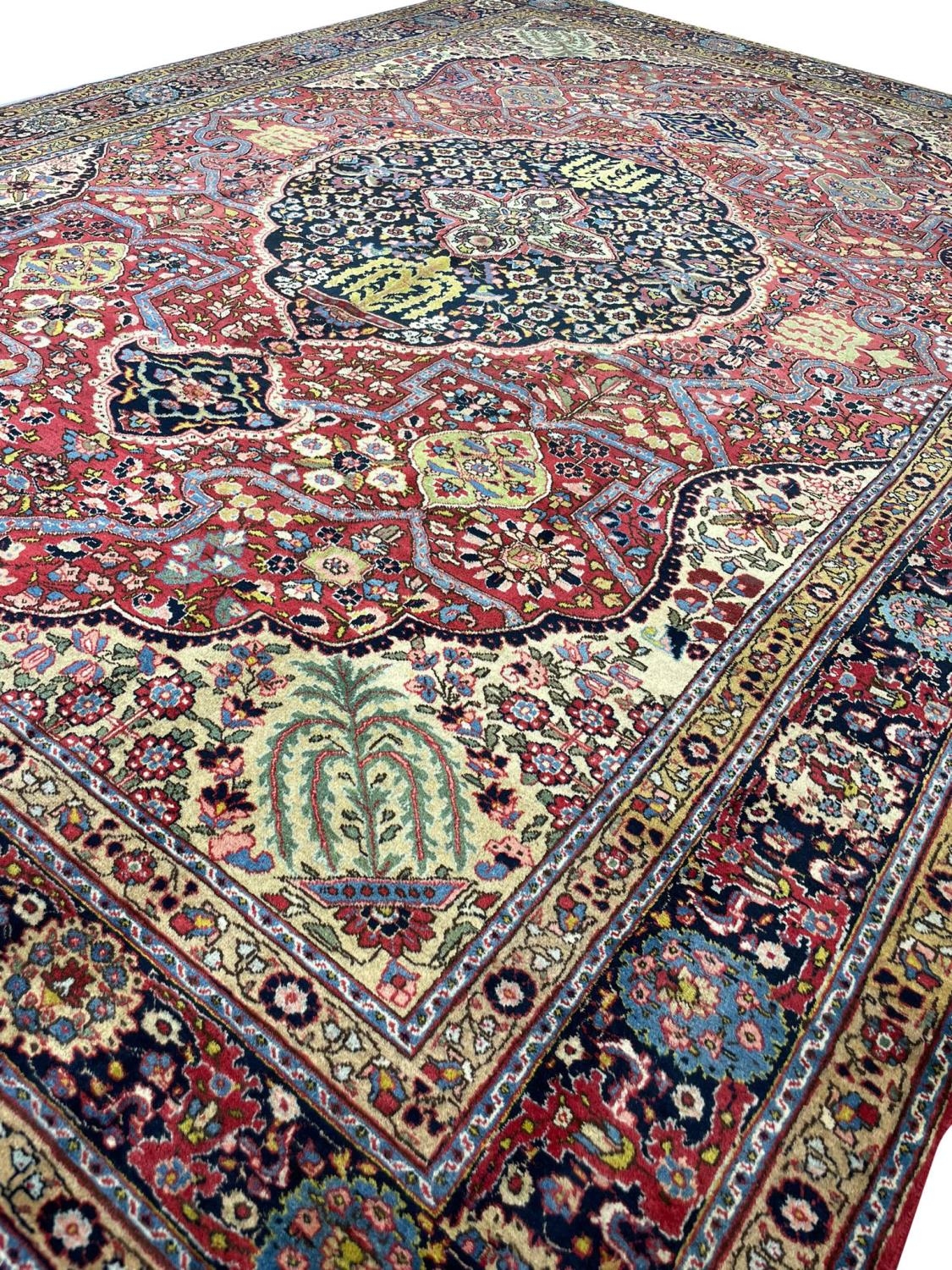 ANTIQUE PERSIAN TABRIZ CARPET, 385cm x 275cm. - Image 4 of 5