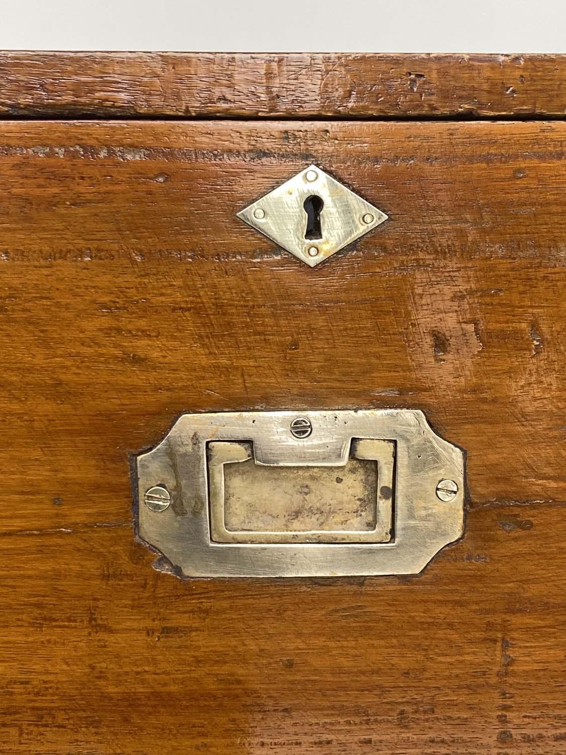 CAMPAIGN CHEST, early 20th century Anglo Indian teak and brass bound with two short and three long - Image 2 of 3