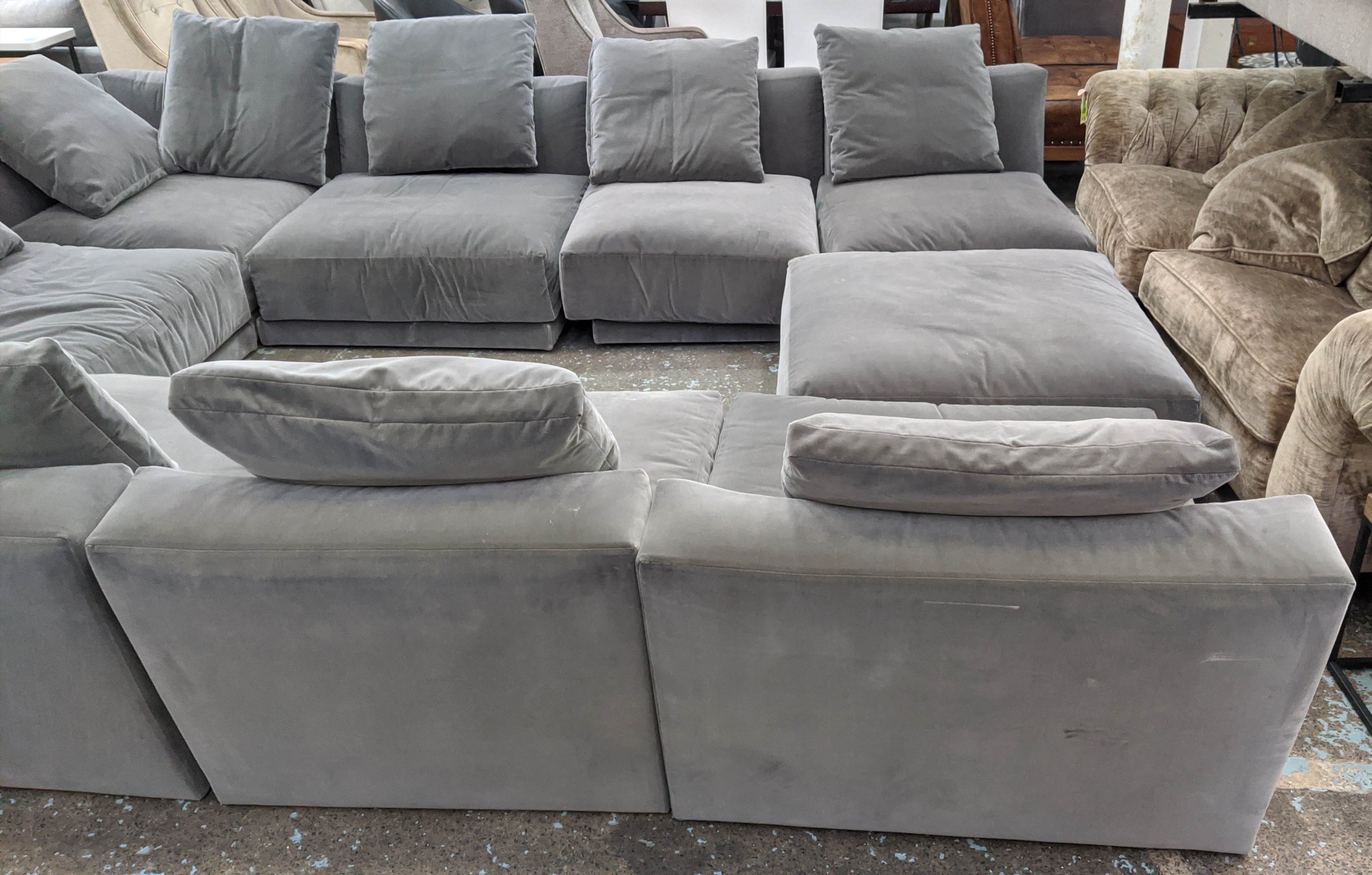 B&B ITALIA LUIS MODULAR SOFA, by Antonio Citterio, 95cm x 105cm x 85cm per module. - Image 2 of 7