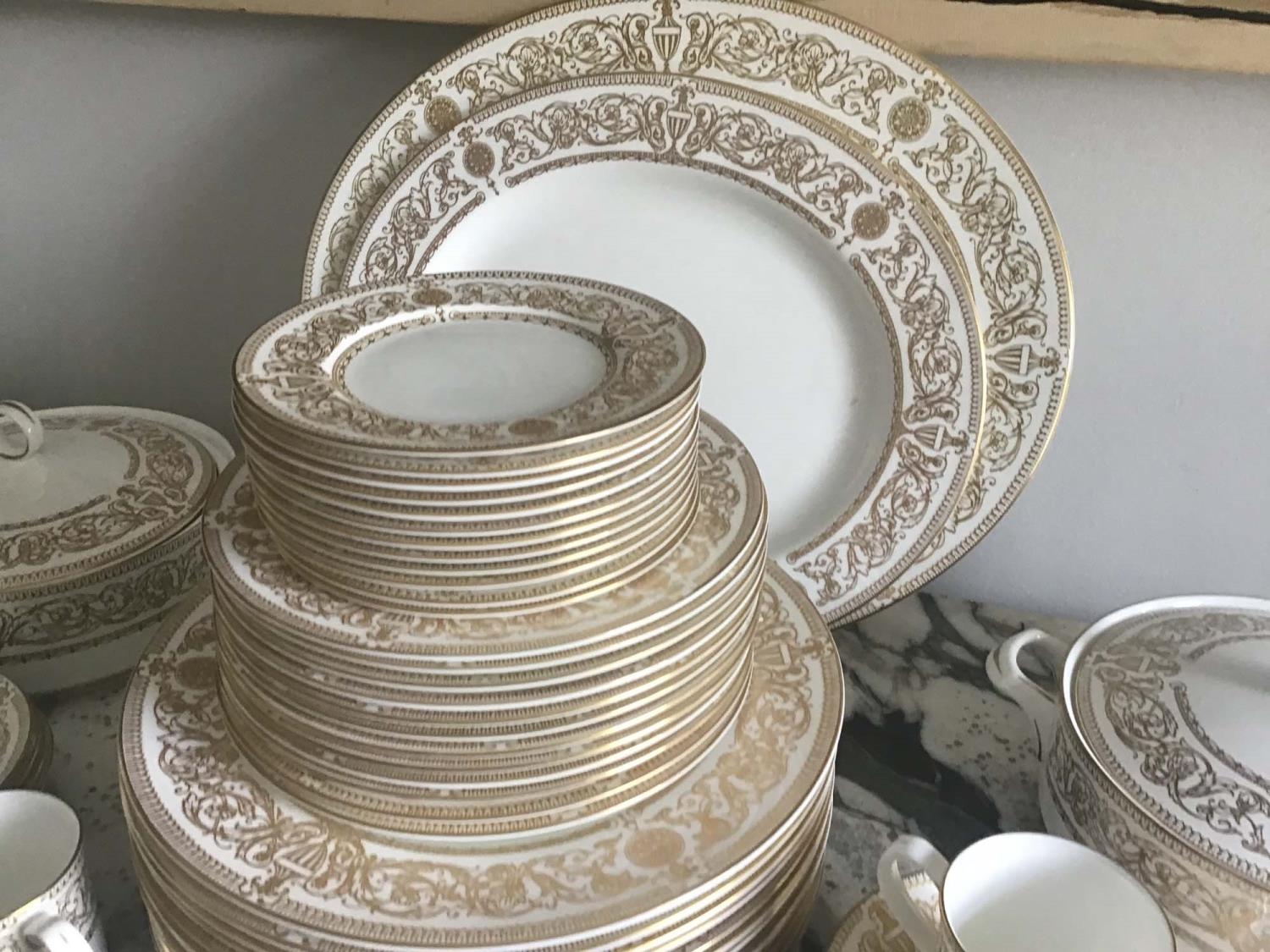 DINNER SERVICE, English fine bone china, Hyde park, 12 place, 5 piece settings, approx 68 pieces. ( - Image 2 of 5