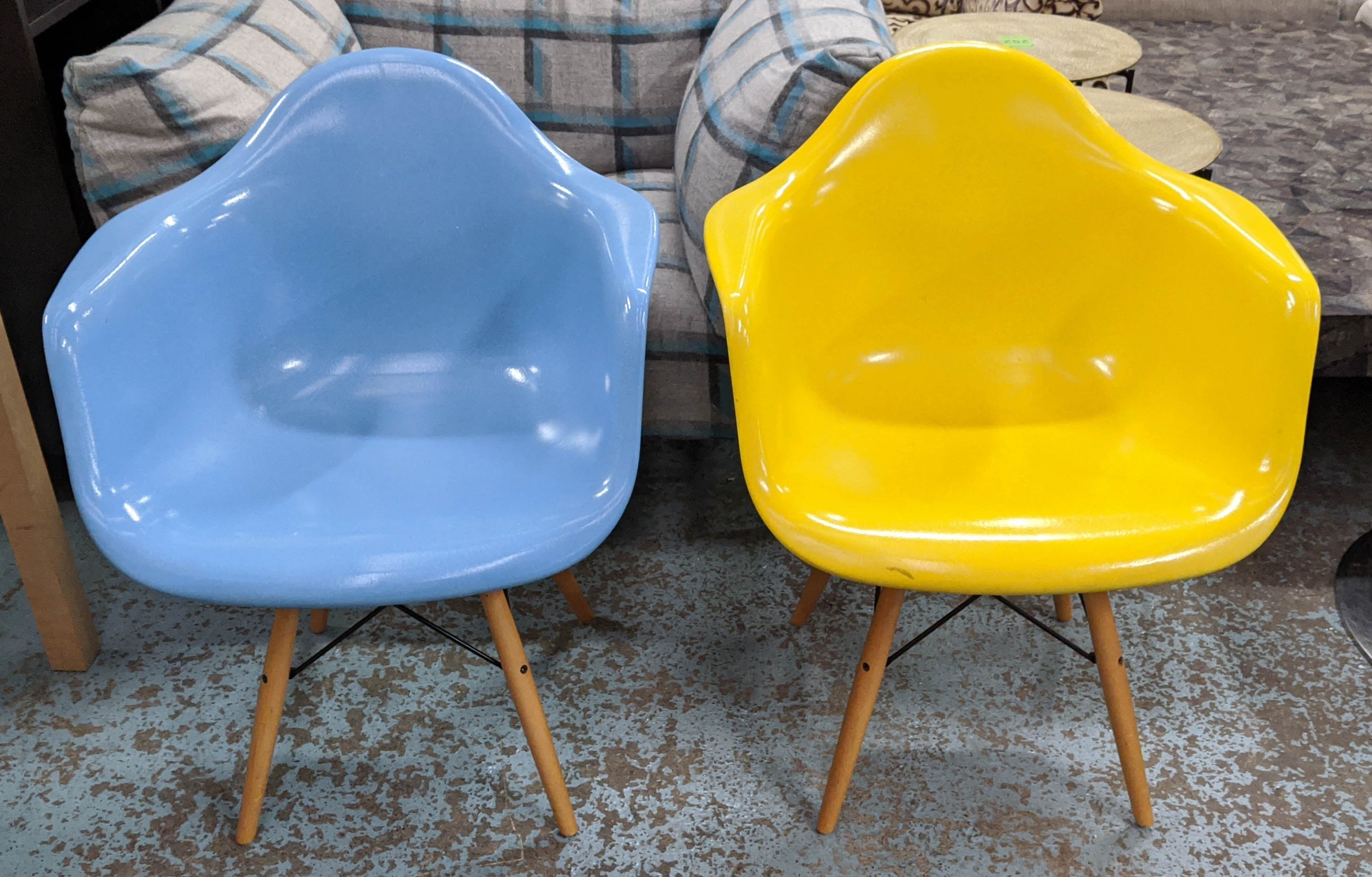 AFTER CHARLES AND RAY EAMES DAW STYLE CHAIRS, a set of two, differing colours, 80cm H. (2) - Image 2 of 6