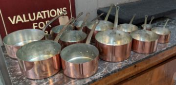 BATTERIE DE CUISINE, comprising twelve copper pans. (12)