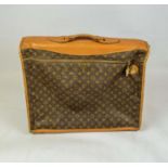 LOUIS VUITTON MONOGRAM CANVAS GARMENT CARRIER BAG.