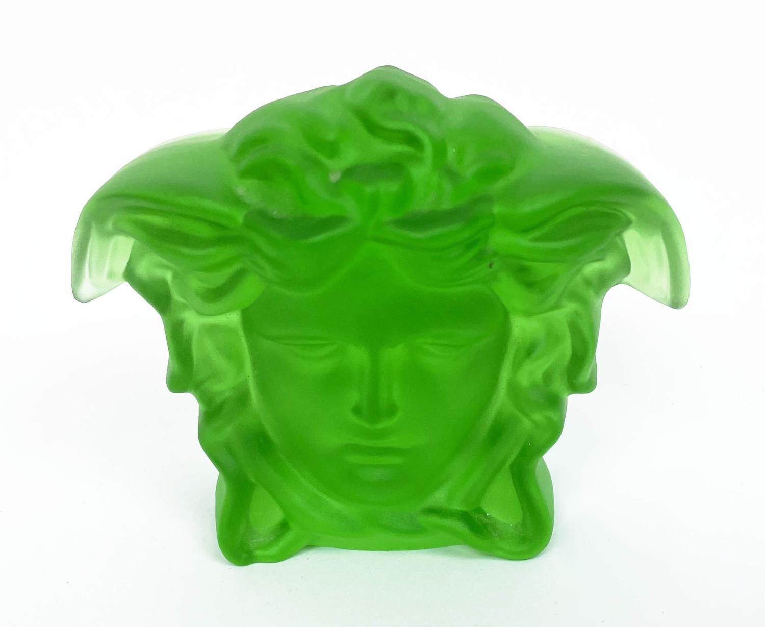 ROSENTHAL VERSACE MEDUSA PAPERWEIGHT, green crystal with a rosenthal clear crystal Versace medusa - Bild 2 aus 9