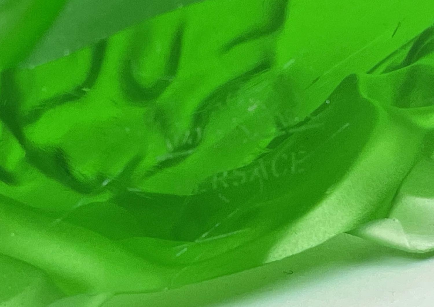ROSENTHAL VERSACE MEDUSA PAPERWEIGHT, green crystal with a rosenthal clear crystal Versace medusa - Bild 3 aus 9