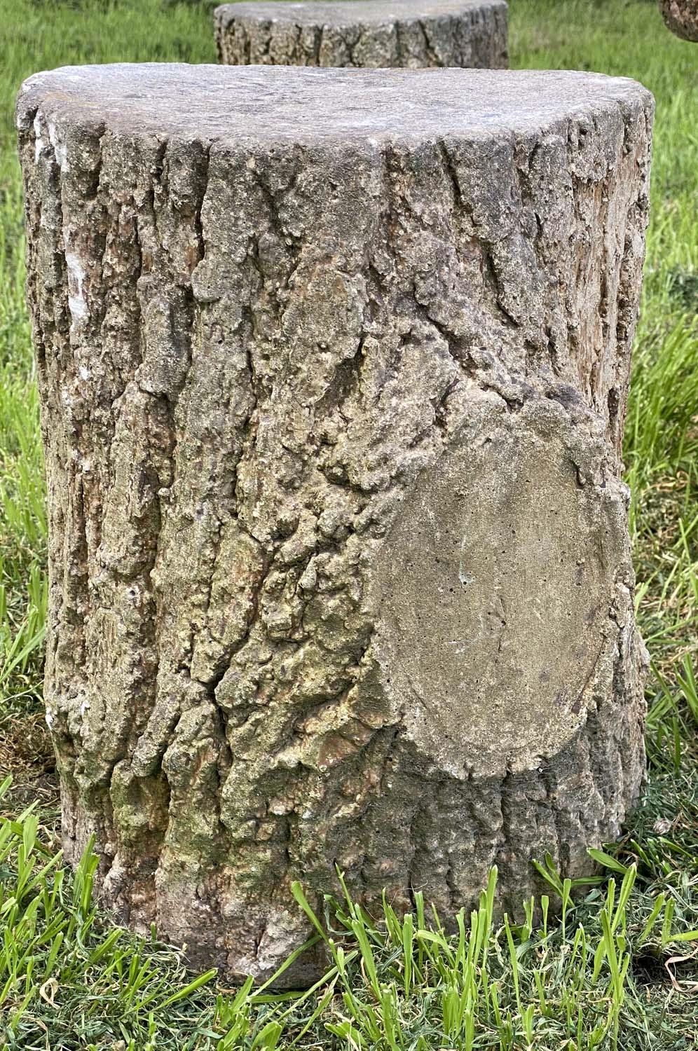 GARDEN 'TREE TRUNK' TABLE AND STOOLS, a pair, well weathered reconstituted stone in the form of tree - Image 2 of 3