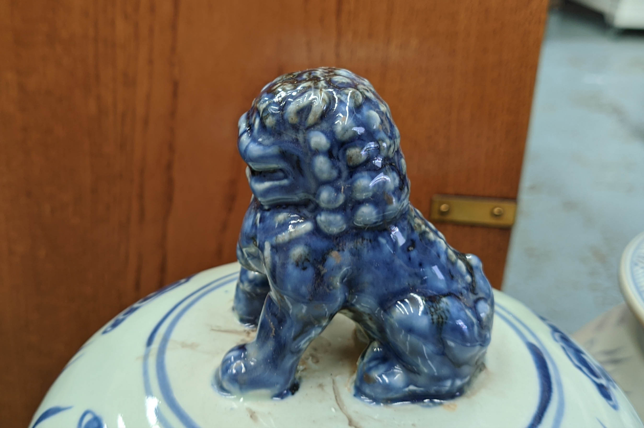 TEMPLE JARS, a pair, Chinese export style, blue and white ceramic. (2) - Image 4 of 4