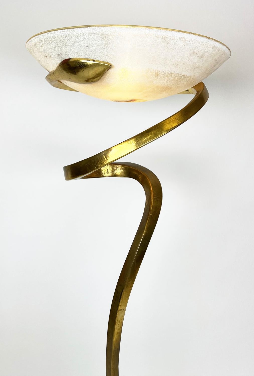 ALFEA FLOOR LAMP, designed by Enzo Ciampalini, circa 1970s, gilt metal with a Murano glass shade, - Image 5 of 5