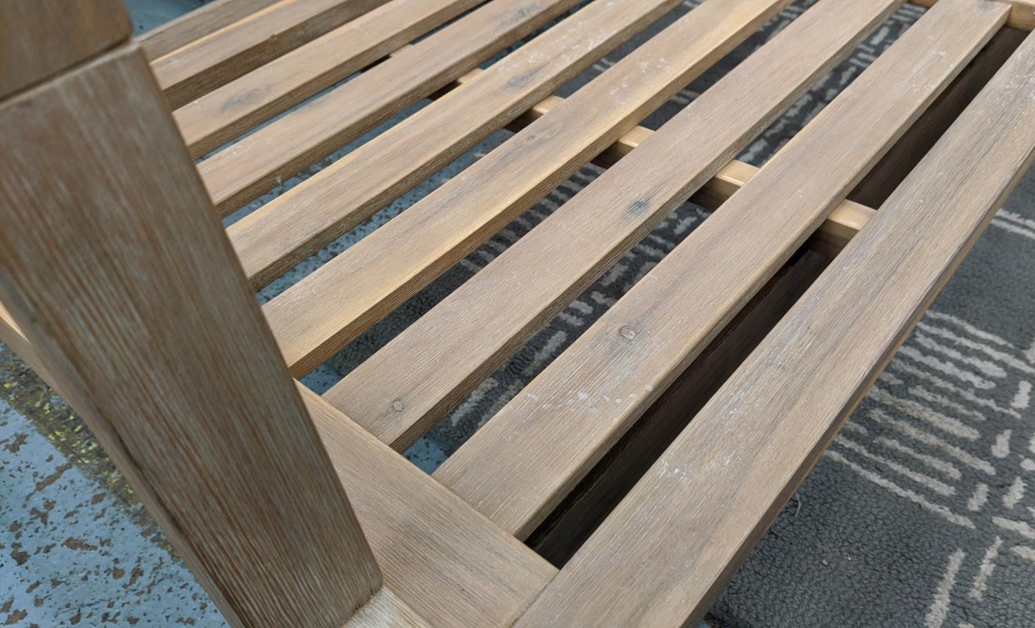 GARDEN BENCH, contemporary slatted construction, 141.5cm W. - Image 3 of 4