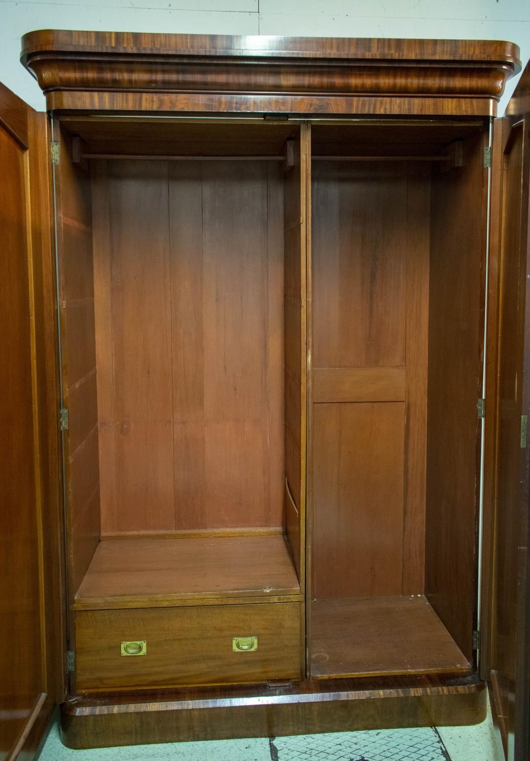 WARDROBE, 212cm H x 148cm x 63cm D, Victorian mahogany, circa 1870, with two doors, enclosing - Image 3 of 6