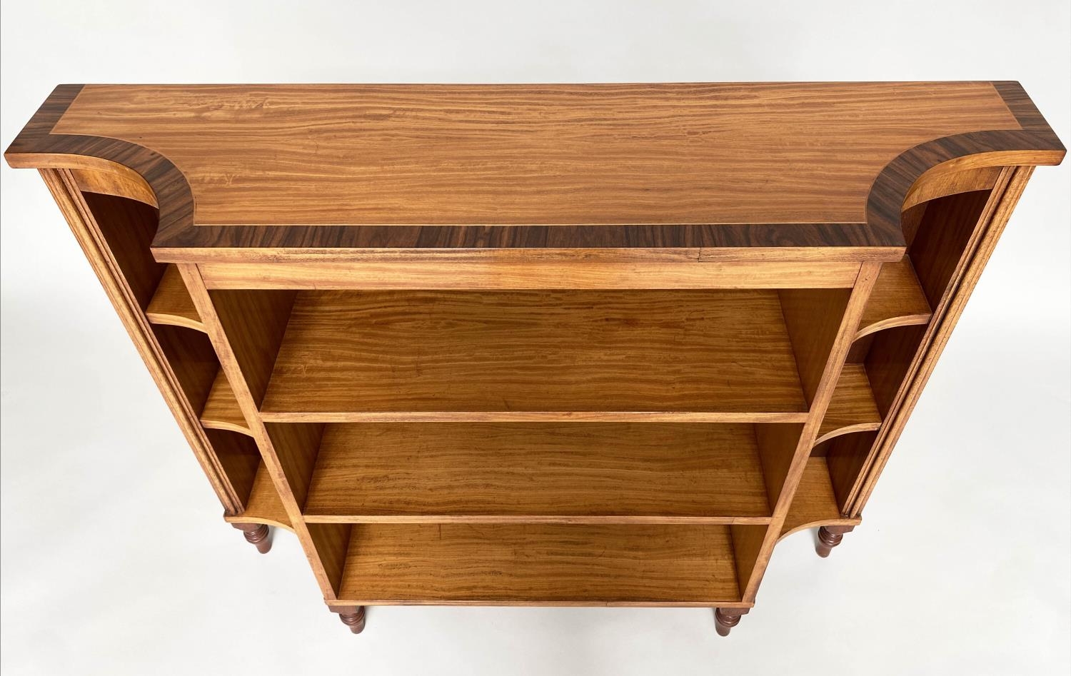 SATINWOOD BOOKCASE, Edwardian style rosewood crossbanded of indented form with shelves and ring - Bild 5 aus 6