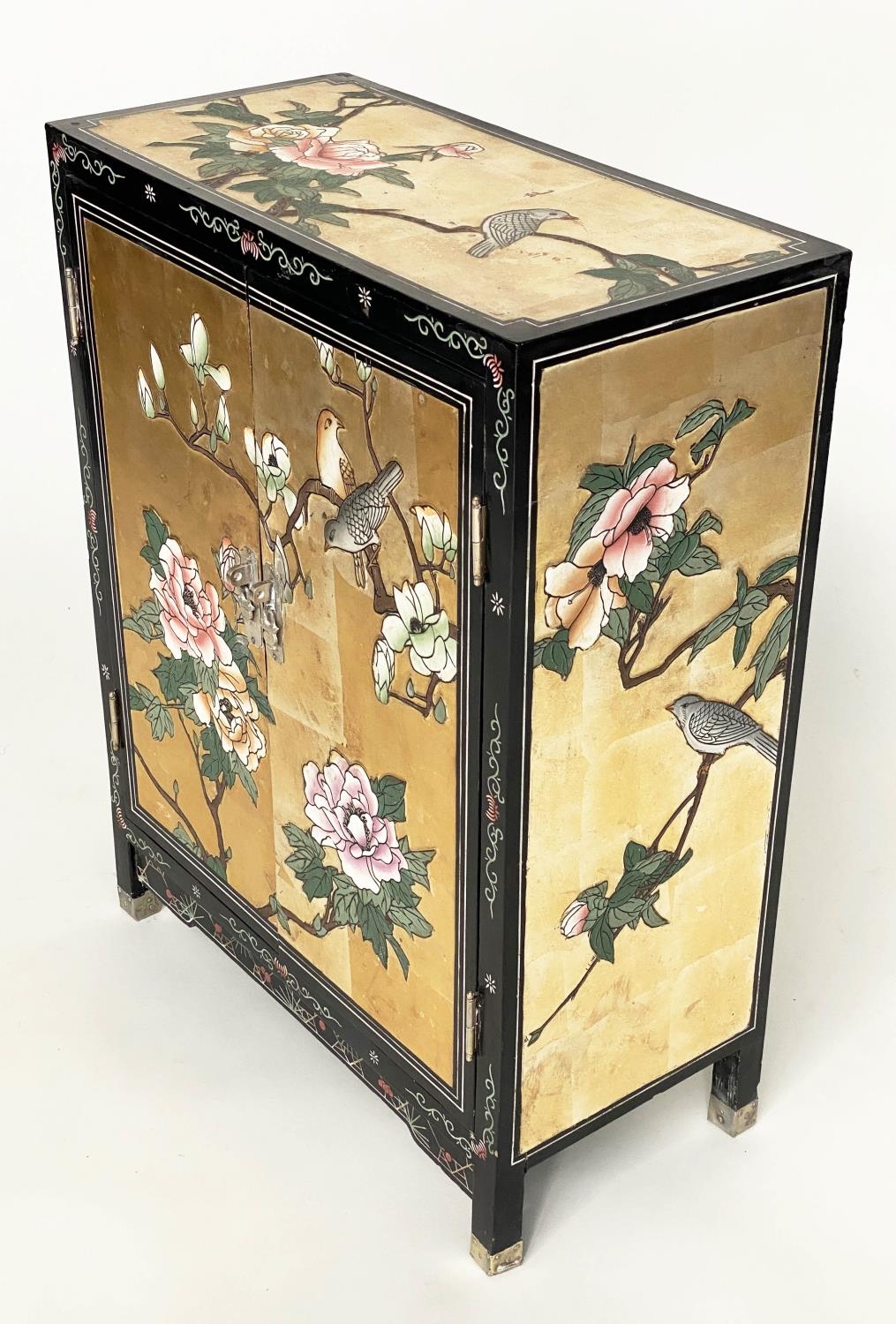 CHINESE CABINETS, a pair, with gilt polychrome Chinoiserie decoration, birds and blossom each with - Bild 3 aus 8